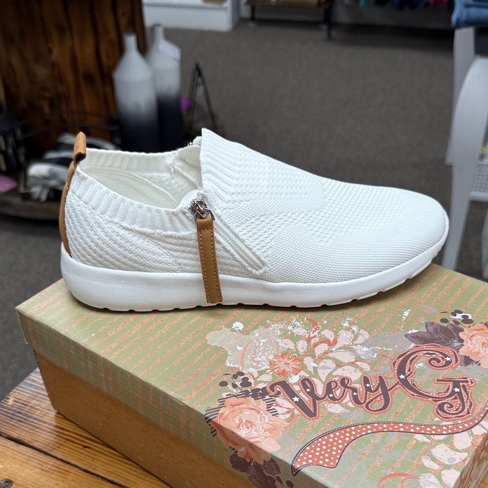 Very G Women's Cream Slip-On Sneakers
